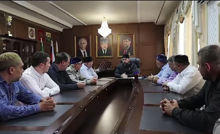 Рустам Абазов провел совещание с главами администраций сельских поселений.